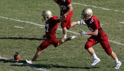 开云体育世界杯-深圳队狂胜骑士，利拉德在英超争冠接管比赛，跨界竞技的想象与启示